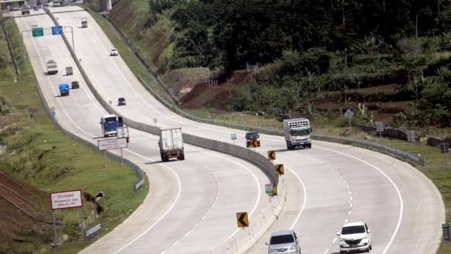 Tanah Longsor di Jalan Tol Bogor-Ciawi-Sukabumi: Tinjauan Insiden dan Langkah Pengalihan Arus