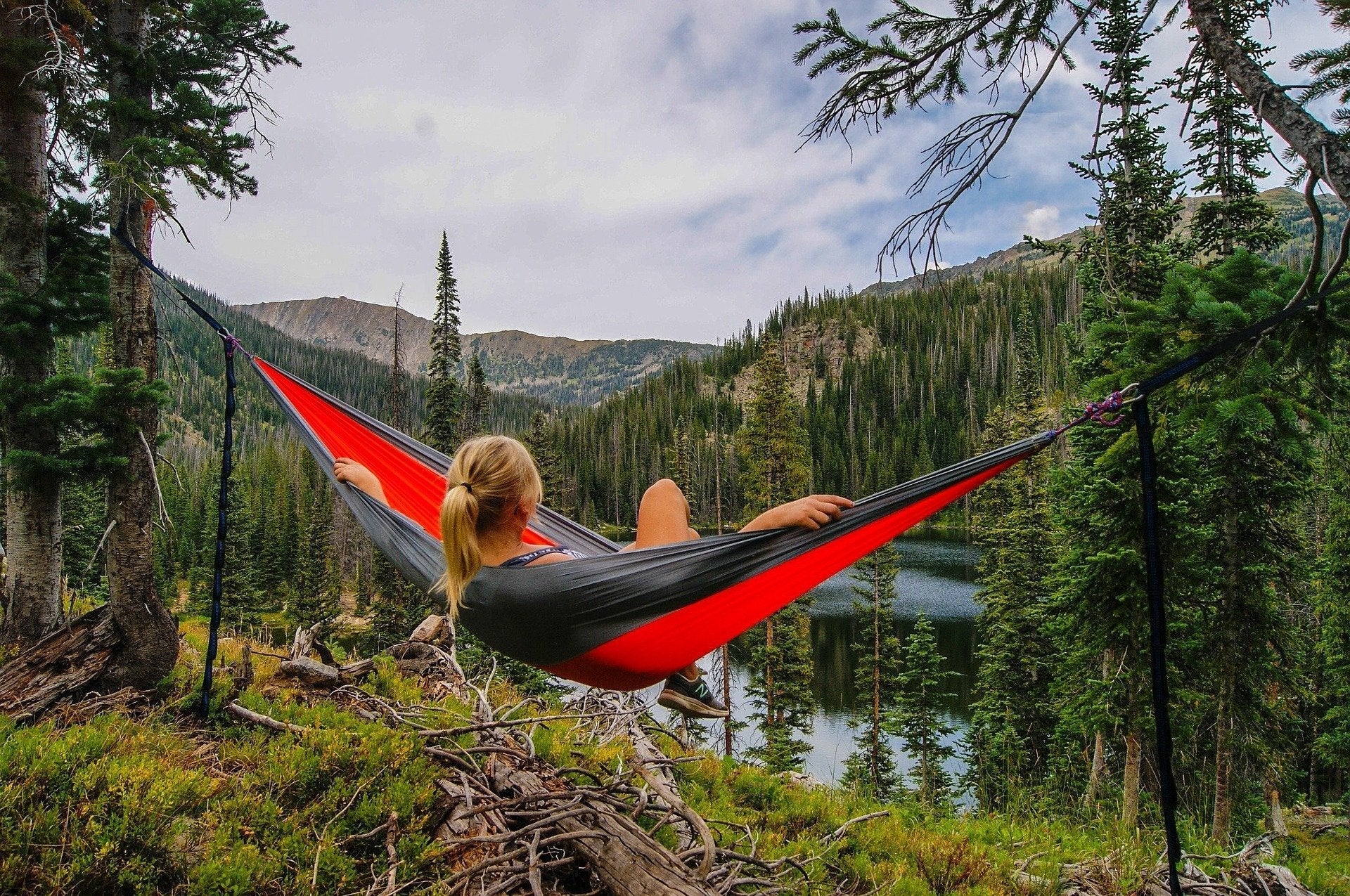 A Relaxing Alternative: The Art of Hammock Camping