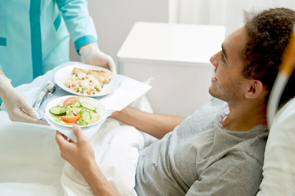 Tailoring Diets for Health Recovery: Hospital Nutrition Services