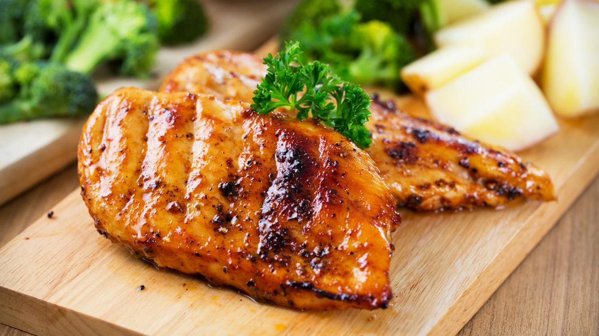 Chicken Steak ala Restoran: Resep Ayam Steak Empuk dengan Bumbu Khas