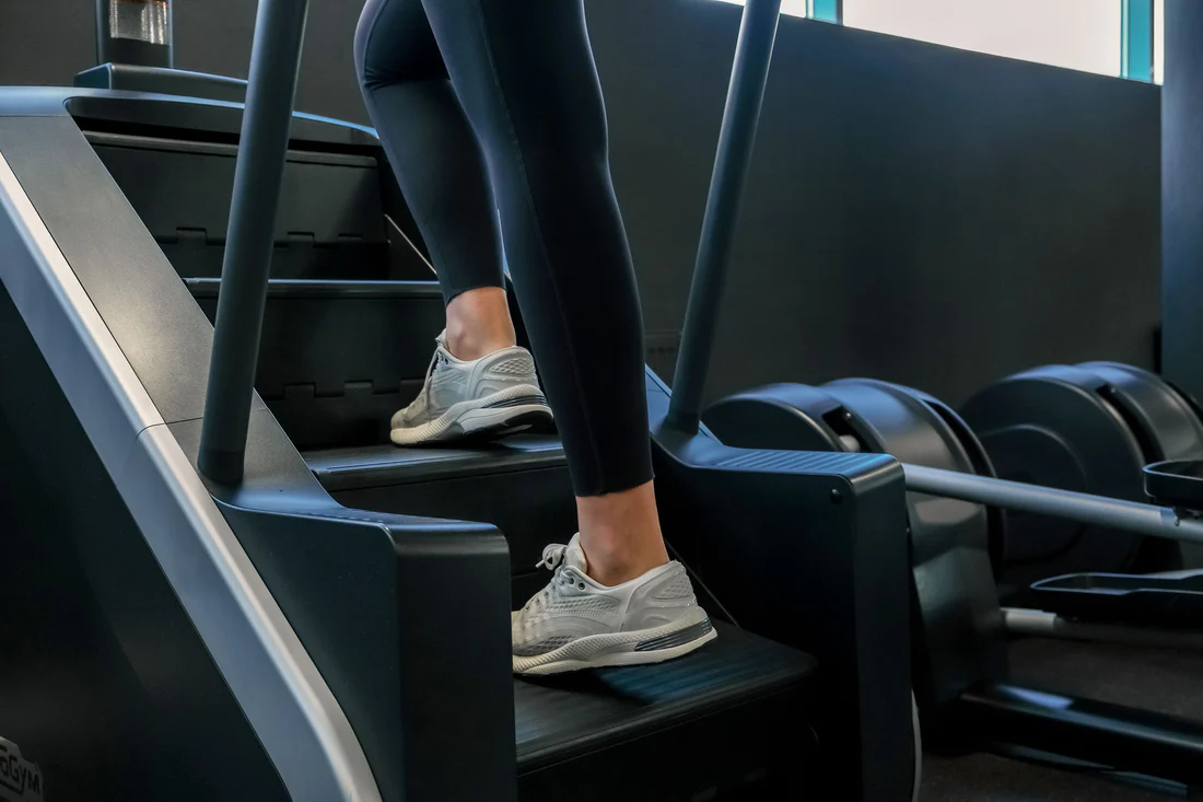 10 Benefits of Using a Stair Climber for Cardio and Strength